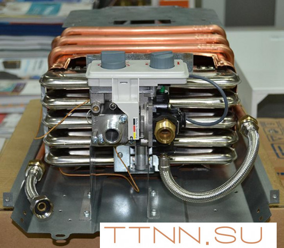 Газовый проточный водонагреватель WERTRUS 13В Белый